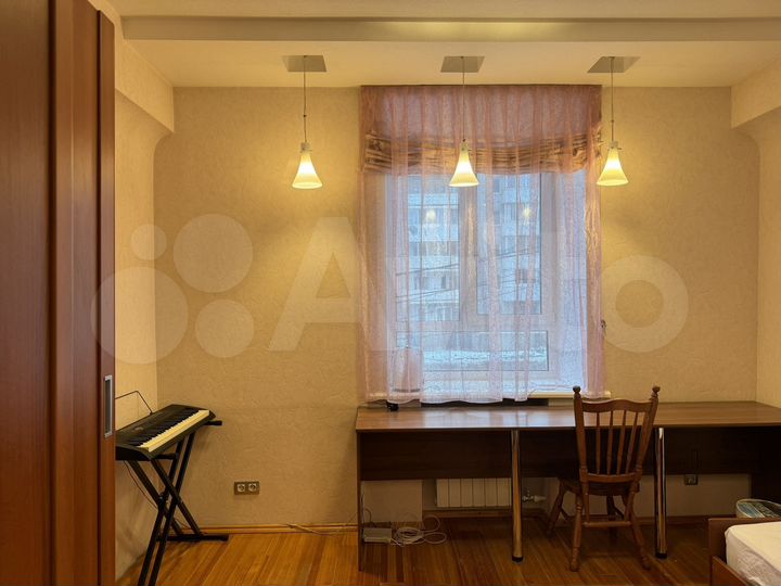 4-к. квартира, 93,3 м², 2/4 эт.