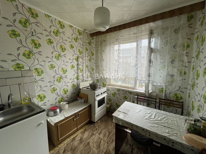 2-к. квартира, 48 м², 3/5 эт.