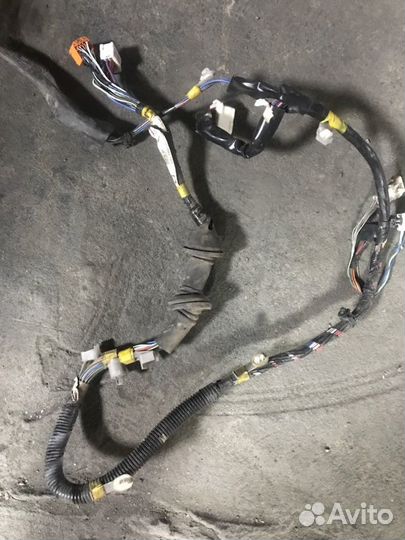 Проводка двери передняя правая Toyota Gaia SXM10