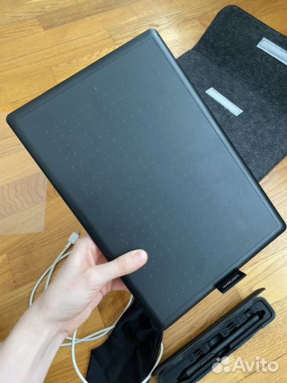 Графический планшет Wacom One by Wacom Medium