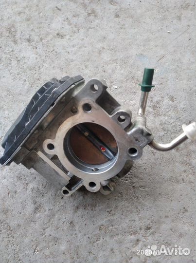 Дроссельная заслонка Toyota avensis 2.0л