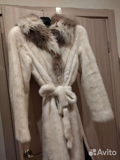 Шуба норковая с воротником рысь