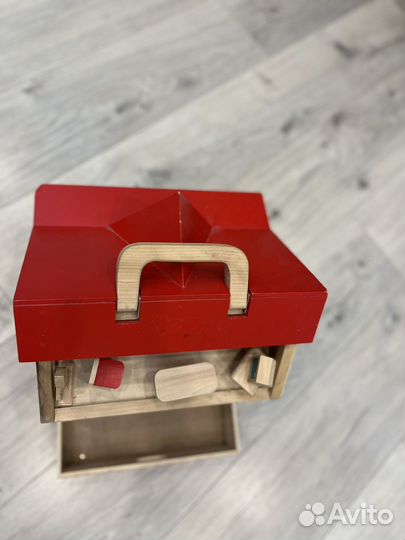 Домик кукольный