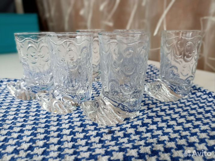 Хрустальные рюмки сапожки