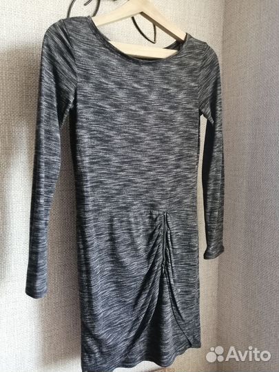 Платье с длинным рукавом