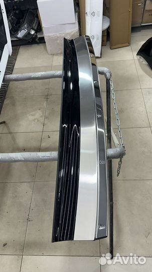 Задняя планка бампера LX570