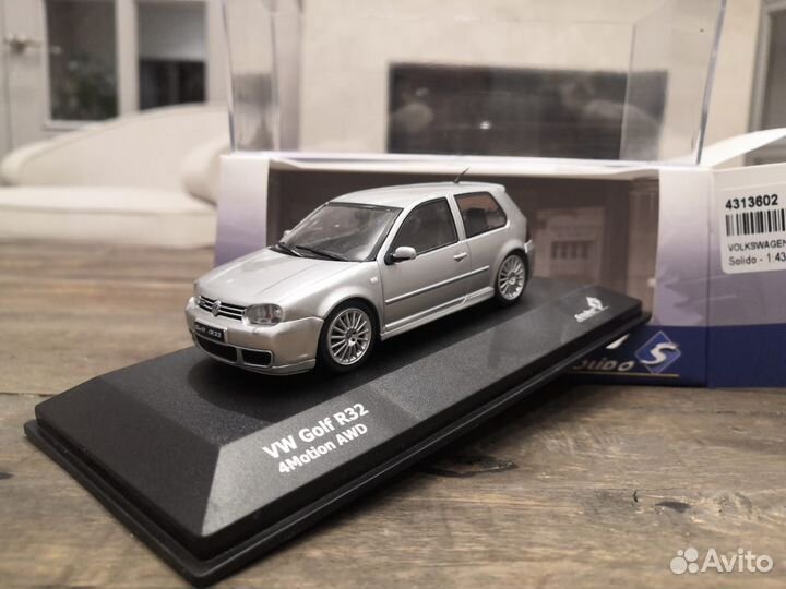 Volkswagen Golf 4 r32 1/43 Solido