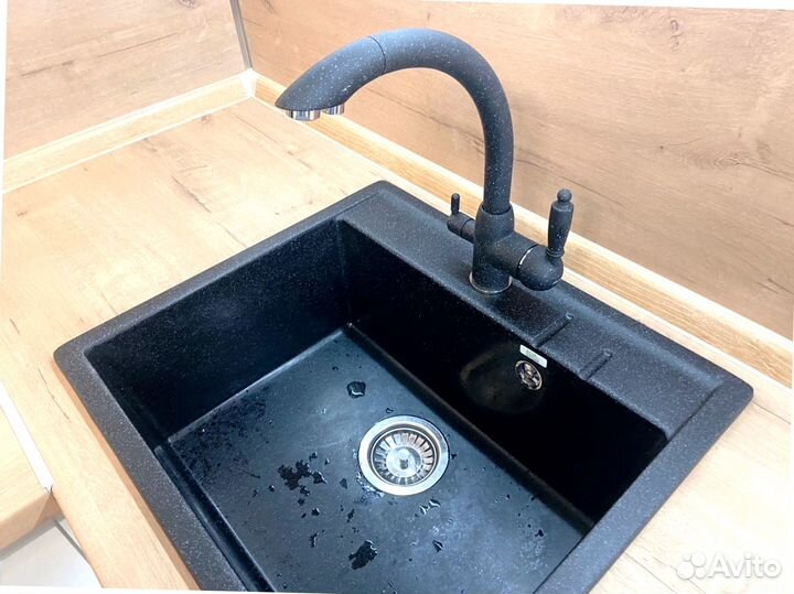 Кухонные гарнитуры на заказ Яркость