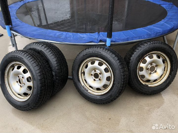 Petlas Snow Master W651 215/65 R16 T