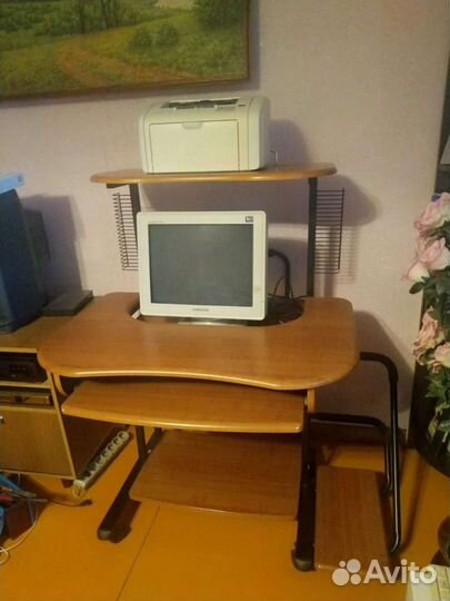 Компьютерный стол