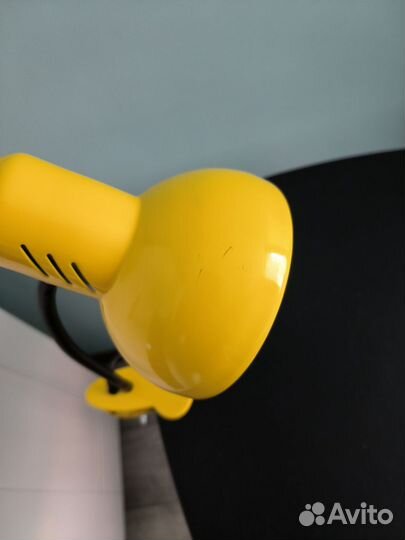 Лампа настольная на прищепке