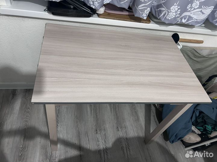 Кухонный стол