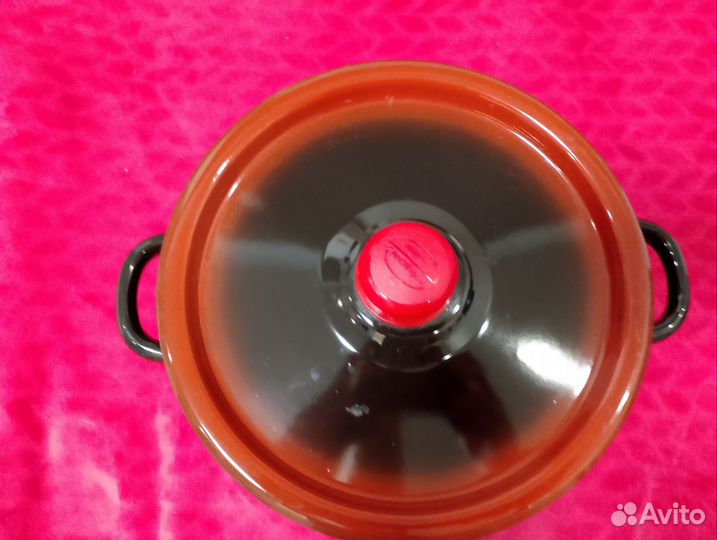 Кастрюля эмалированная