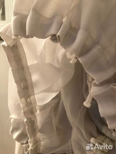 Белую и готовую тюль с полоской и тюль в рулоне