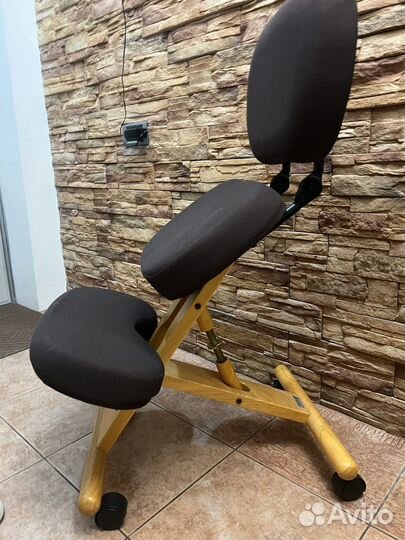 Ортопедический стул Smartstool KW02B, коленный