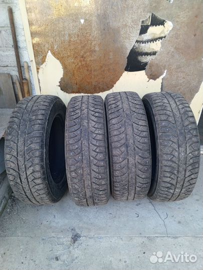 Bridgestone Ice Cruiser 7000 235/65 R17