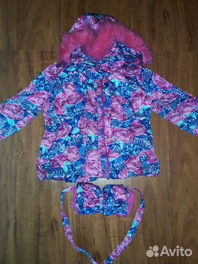 Зимняя куртка для девочки. Яркая,нарядная,с муфтой