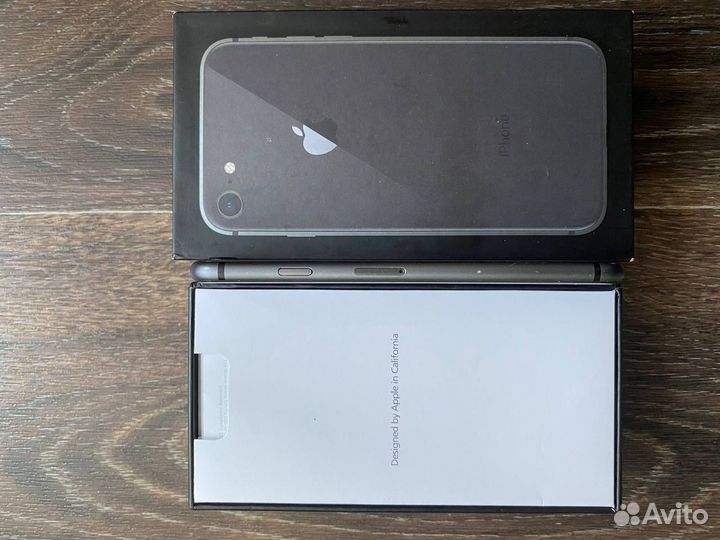 Телефон iPhone 8 64 gb