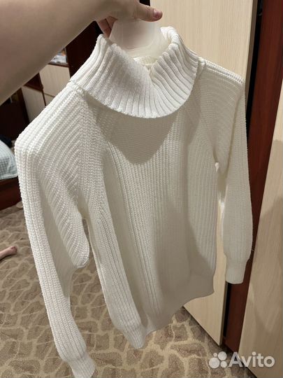 Вязаный свитер