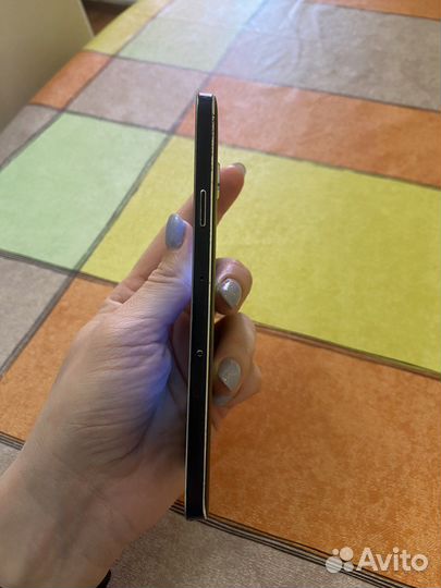 Телефон Samsung A3