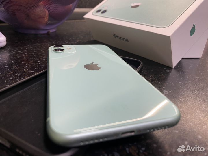 iPhone 11, 64 ГБ