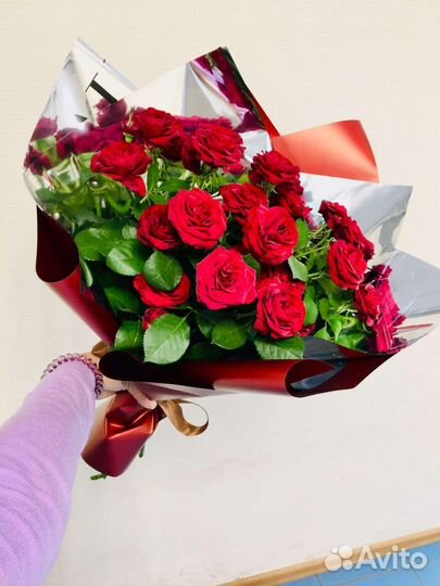 Букет кустовых роз. Доставка цветов