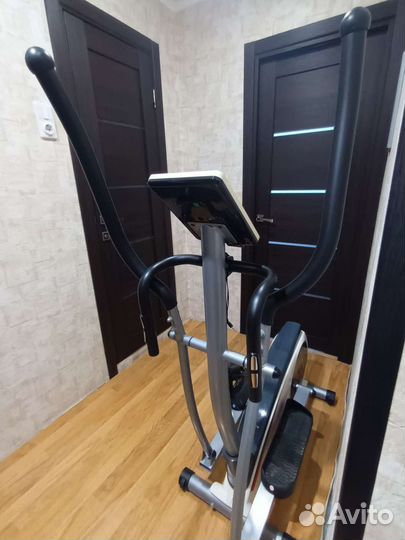 Эллиптический тренажер
