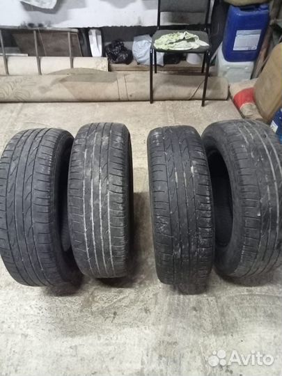 Bridgestone Dueler H/P 215/65 R16 98H