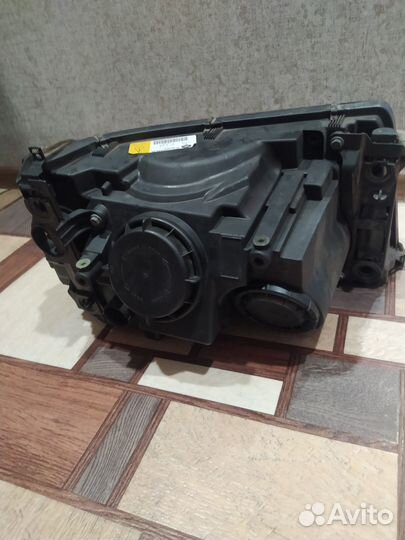 Фара Rang Rover Sport 2008 год