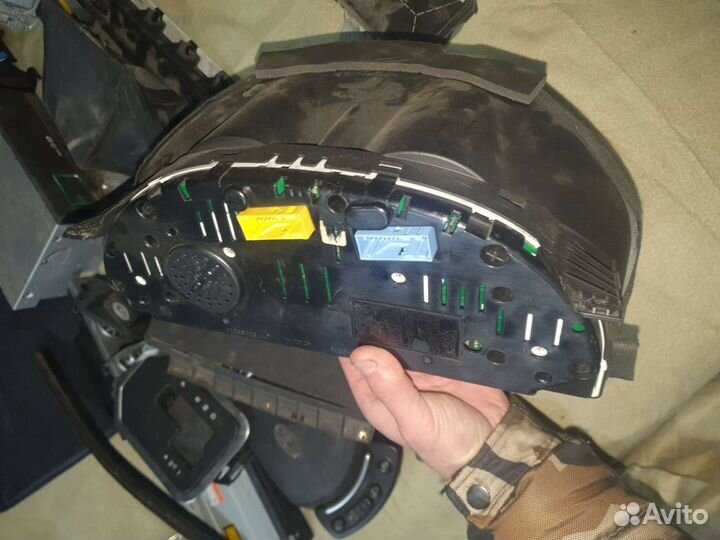 Приборная панель на ренж ровер вог 2007г
