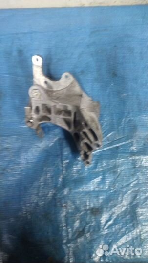 Кронштейн насоса гидроусилителя насоса гур 4B11