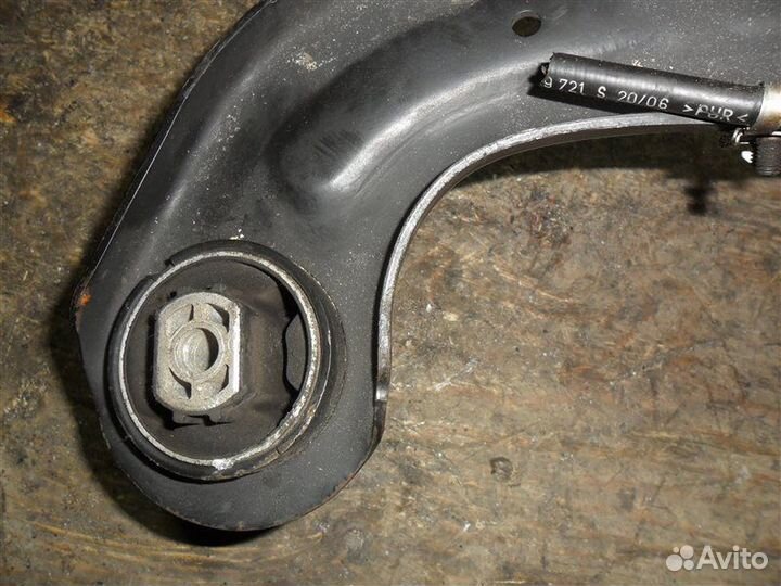 Ступица (кулак, цапфа) задняя левая Audi A3 8P