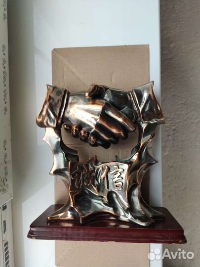 Бронзовая статуэтка