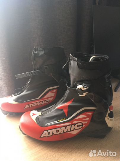 Лыжные ботинки atomic wc skate 43 1/3 eur