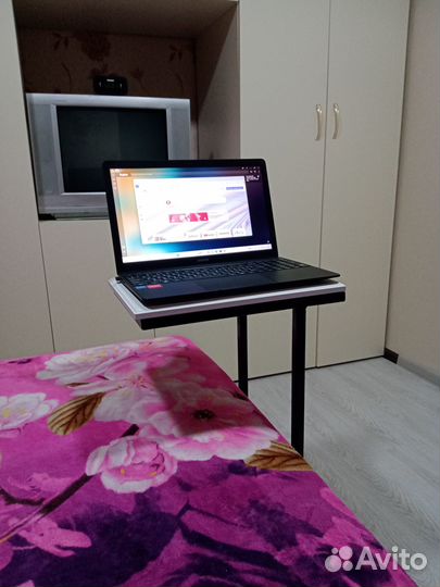 Столик для ноутбука