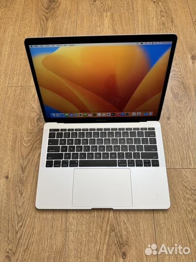 Ноутбук Apple MacBook Pro 13