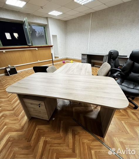 Стол руководителя