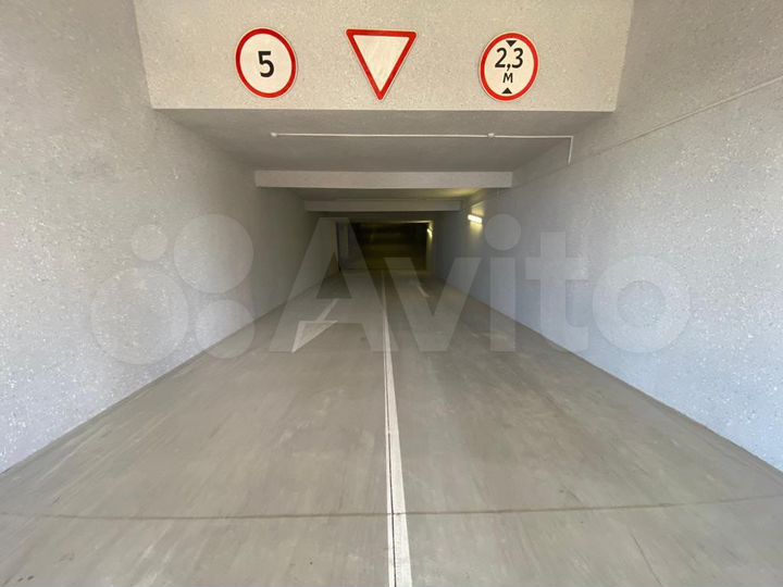 Машиноместо, 13 м²