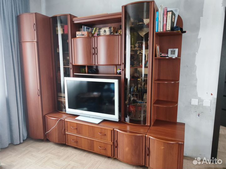 Стенка в гостиную