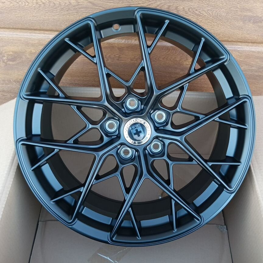 Литые диски HRE FF10 8×R18 5×120