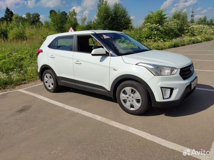 Инструктор обучающий вождению автомобиля. Механика