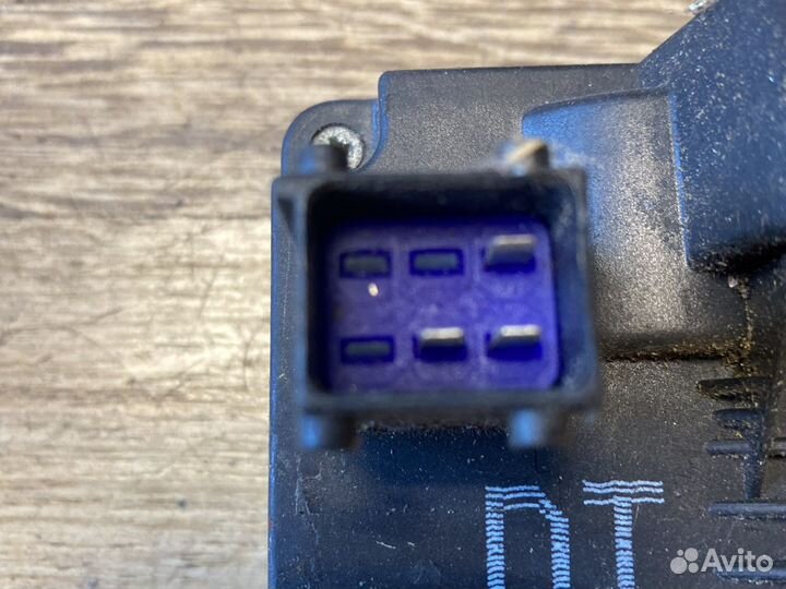 Opel zafira а замок задней правой двери