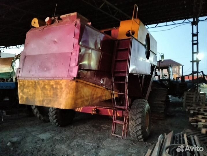 Комбайн New Holland Laverda L 627, 2001