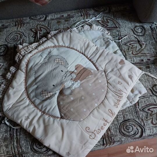 Бесплатно.Бортики в детскую кроватку бу