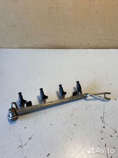 Топливная рампа Volkswagen Jetta 9M2 AWW 2001