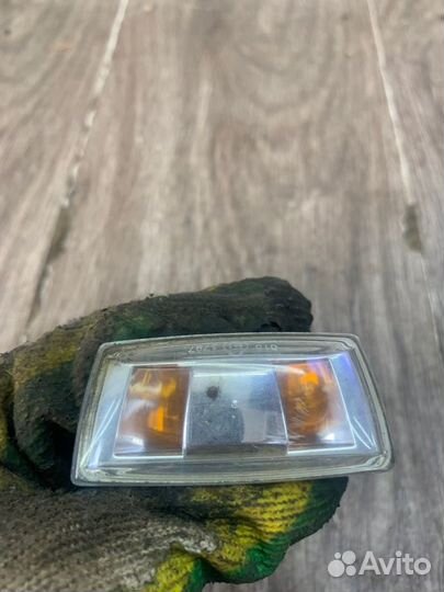 Повторитель поворота передний правый Opel Astra H