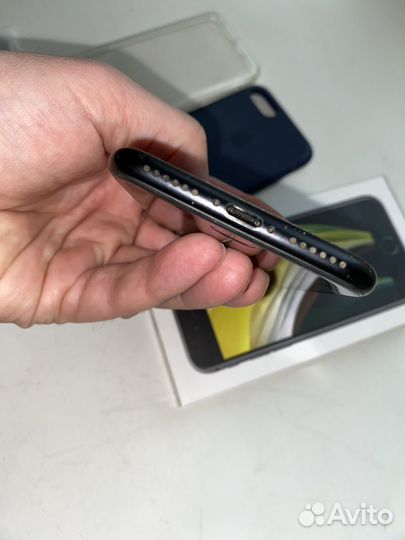 iPhone SE (2020), 64 ГБ