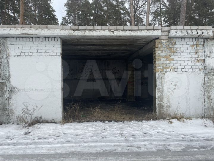 Гараж, > 30 м²