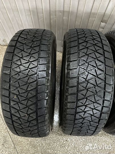 Bridgestone Blizzak DM-V2 235/55 R20