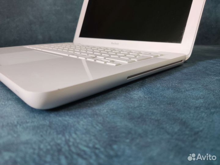 Apple MacBook 13 Mid 2010